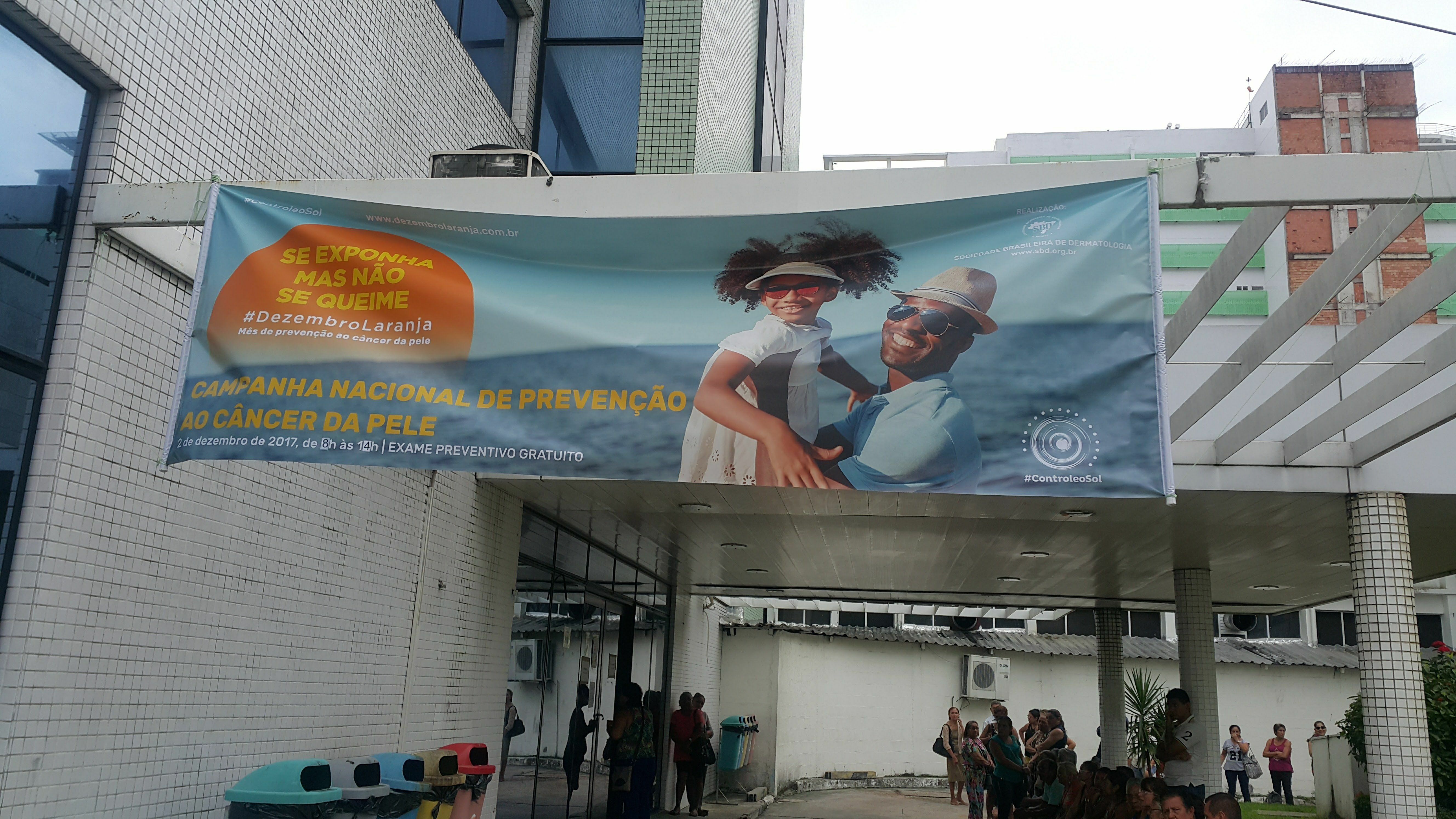 Fachada do Ambulatório Araújo Lima identificado com arte da campanha